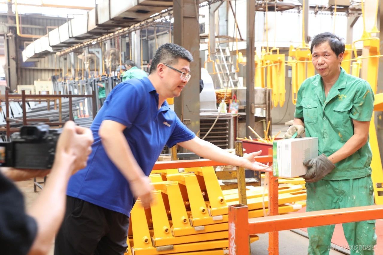 公司領(lǐng)導深入一線慰問員工，傳遞溫暖關(guān)懷(圖3)