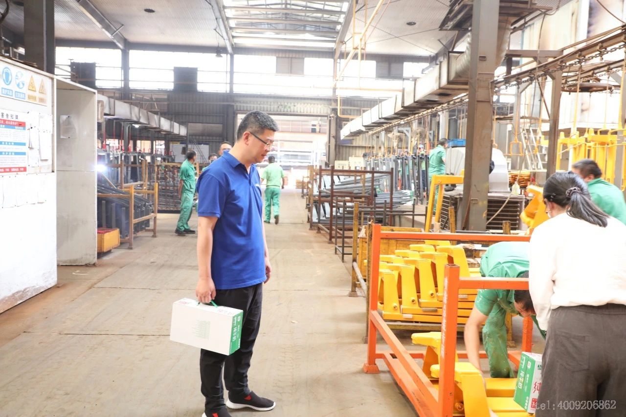 公司領(lǐng)導深入一線慰問員工，傳遞溫暖關(guān)懷(圖4)